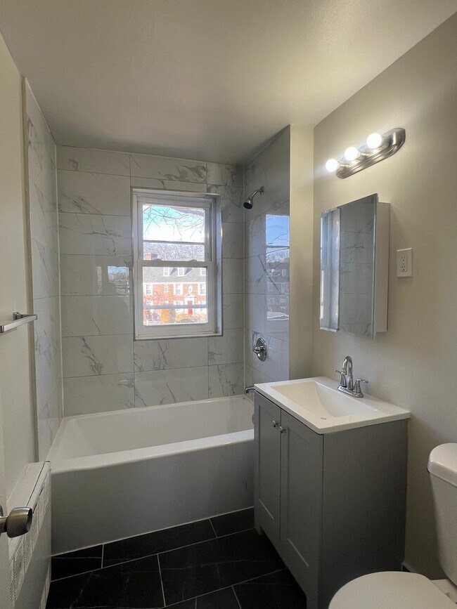 676 Park Ave, Unit 28-1B in East Orange, NJ - Foto de edificio - Building Photo