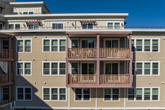 33 North Apartments in San Rafael, CA - Foto de edificio - Building Photo