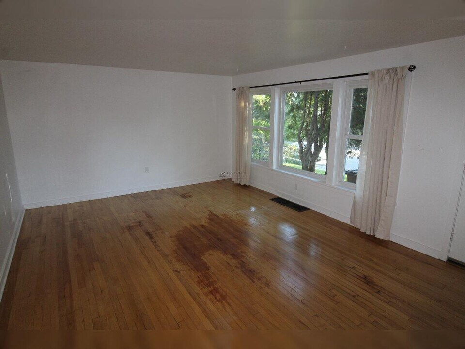 2185 44th St Apt C in Los Alamos, NM - Building Photo