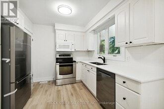 87 Leaside Dr in St Catharines, ON - Building Photo - Building Photo