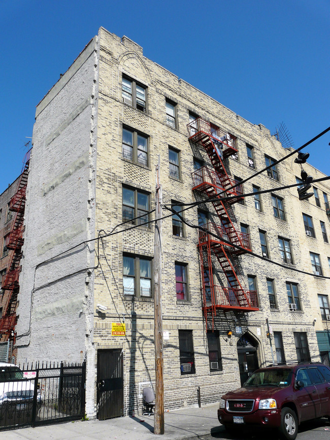 833 Longfellow Ave in Bronx, NY - Foto de edificio - Building Photo