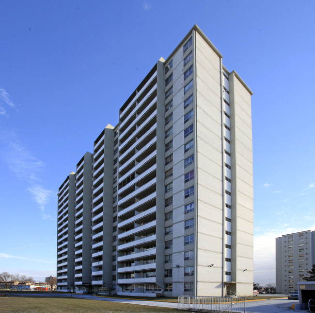 South Gate Towers in Toronto, ON - Building Photo - Building Photo