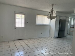 1813 Mc Donald St in Midland, TX - Foto de edificio - Building Photo