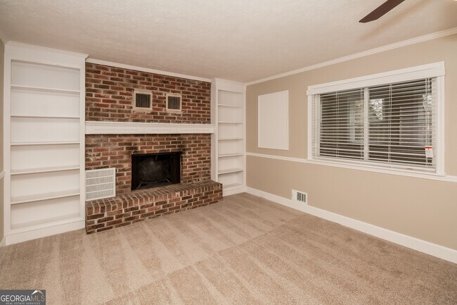 8355 Bridgewater Pl in Riverdale, GA - Building Photo - Building Photo