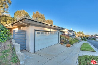 4509 Don Miguel Dr in Los Angeles, CA - Building Photo - Building Photo