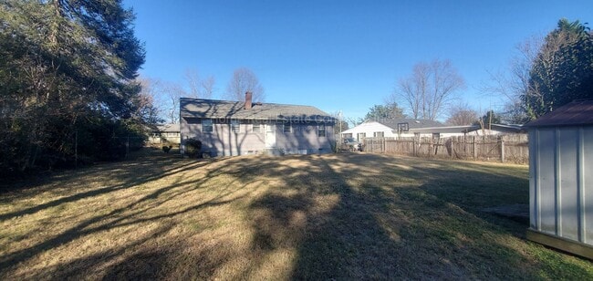 2812 Hermitage Dr in Winston-Salem, NC - Building Photo - Building Photo