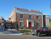 1121 S Norton Ave in Los Angeles, CA - Foto de edificio - Building Photo