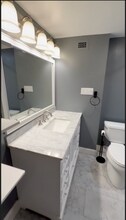 1435 4th St SW, Unit B201 in Washington, DC - Building Photo - Building Photo