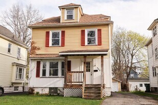 522 Birr St in Rochester, NY - Building Photo