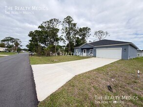 1325 Pavillion St NW in Palm Bay, FL - Building Photo - Building Photo