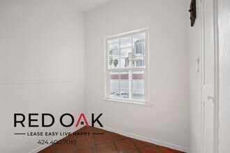 660 Cochran Ave, Unit 201 in Los Angeles, CA - Foto de edificio - Building Photo