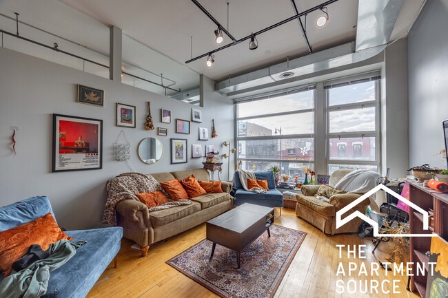 2416 W North Ave, Unit 2W in Chicago, IL - Building Photo - Building Photo