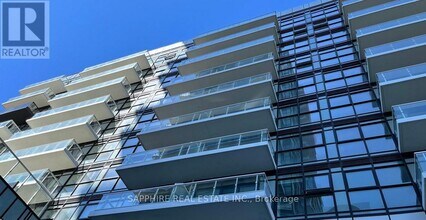 251 Manitoba St in Toronto, ON - Building Photo - Building Photo