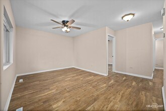 9 Sparrow Rd in Carpentersville, IL - Building Photo - Building Photo