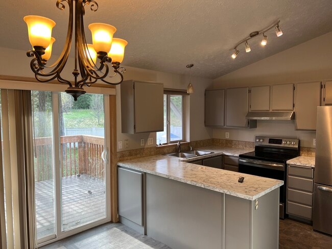 12523 N Fairwood Dr in Spokane, WA - Building Photo - Building Photo