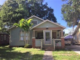 1752 4th St in Sarasota, FL - Building Photo