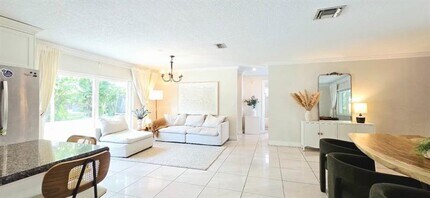 10253 SW 50th St in Cooper City, FL - Foto de edificio - Building Photo