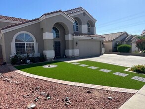 11175 W Ashley Chantil Dr in Surprise, AZ - Building Photo - Building Photo