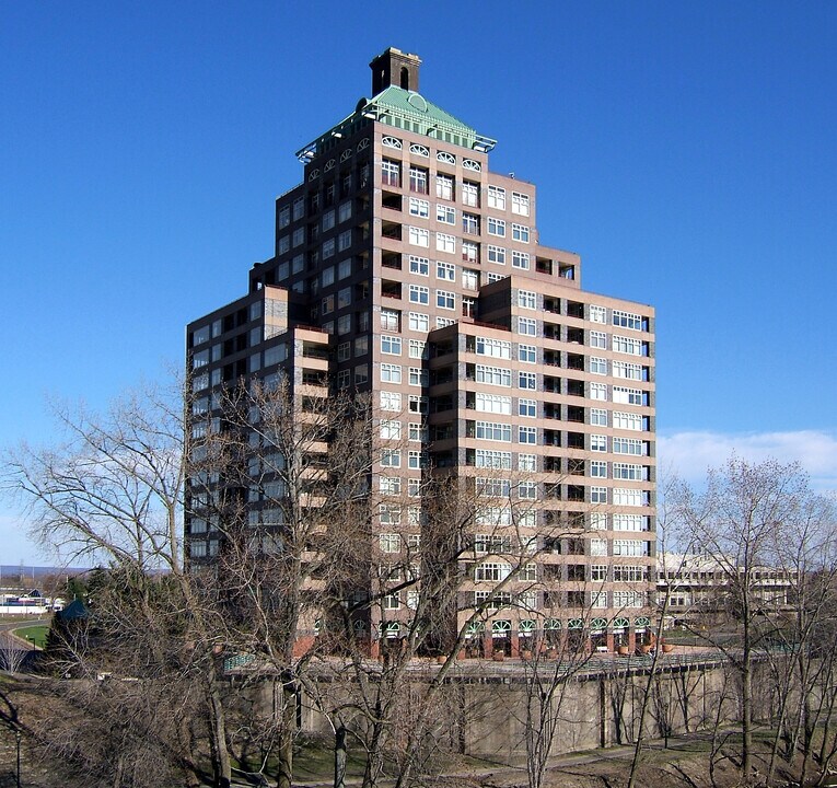 Riverpoint on the Connecticut in East Hartford, CT - Building Photo
