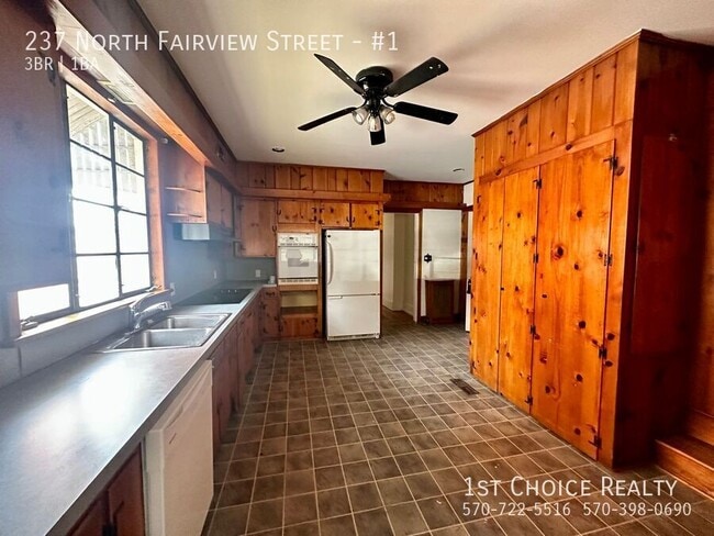 237 N Fairview St in Lock Haven, PA - Building Photo - Building Photo