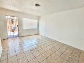 2519 N Carroll St in North Las Vegas, NV - Foto de edificio - Building Photo