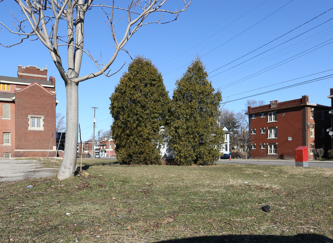 922 Main St E in Hamilton, ON - Building Photo - Building Photo