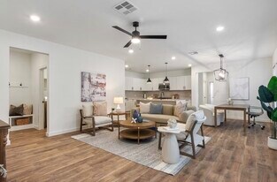 1790 Peach Creek Dr in Dayton, TX - Building Photo