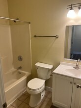 512 Powers Ct in Yorkville, IL - Building Photo - Building Photo