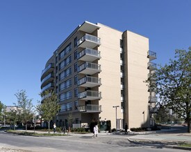 Beech Grove Suites in Toronto, ON - Building Photo - Building Photo