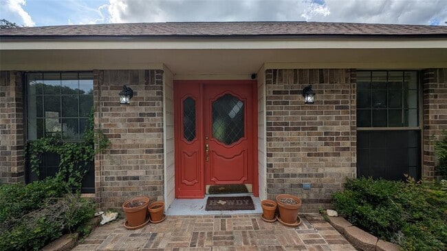property at 2738 Oak Haven