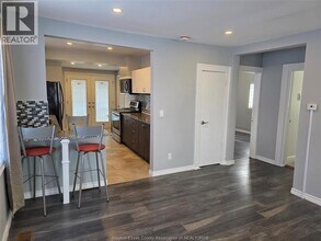 1244 McKay Ave in Windsor, ON - Foto de edificio - Building Photo