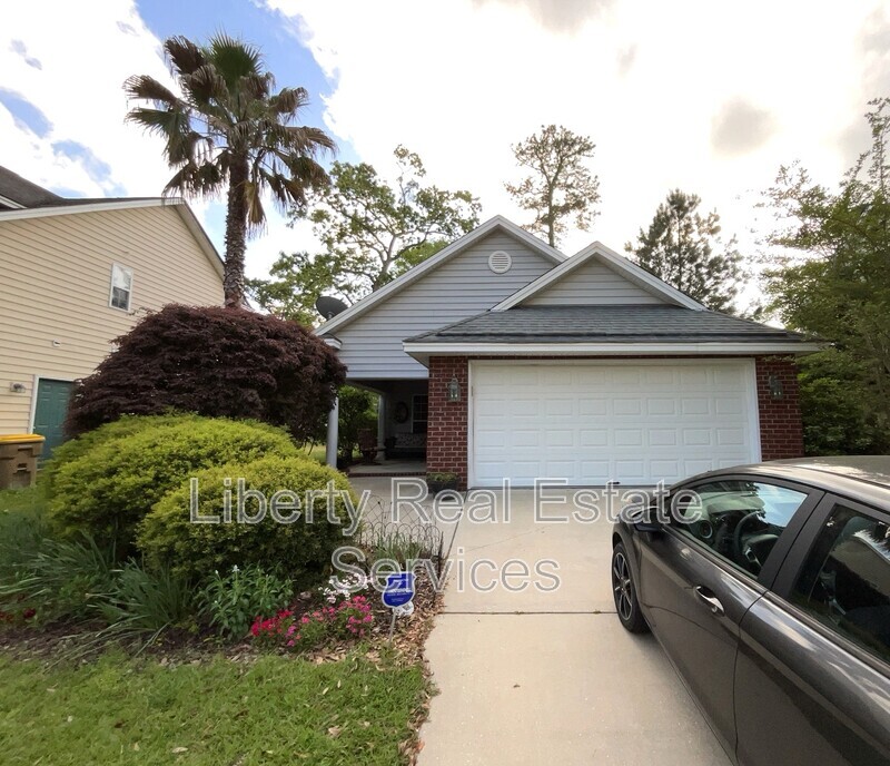 150 Oak Ridge Cir in Richmond Hill, GA - Building Photo