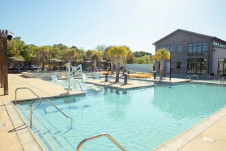 Wildwood Baton Rouge in Baton Rouge, LA - Building Photo - Building Photo