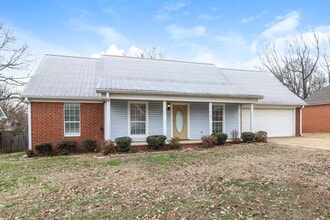 6063 Choctaw Trail in Olive Branch, MS - Foto de edificio - Building Photo