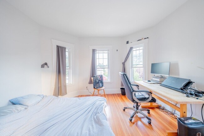 37 Magoun St in Cambridge, MA - Building Photo - Building Photo