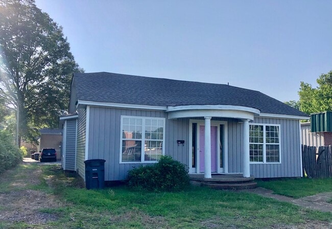 property at 402 N Grand St