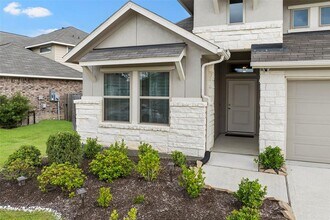 3306 Old Ironwood Dr in Spring, TX - Building Photo - Building Photo