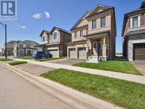 1555 Severn Dr in Milton, ON - Building Photo - Building Photo