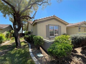 8216 Romantic Sunset St in Las Vegas, NV - Building Photo - Building Photo