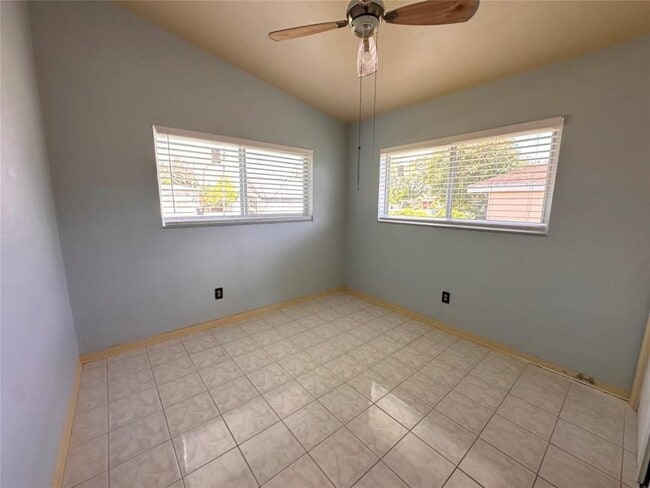 17150 NE 4th Pl in North Miami Beach, FL - Building Photo - Building Photo