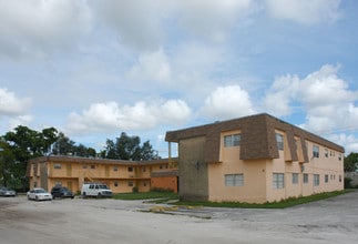 6141 SW 30th St in Miramar, FL - Building Photo - Building Photo