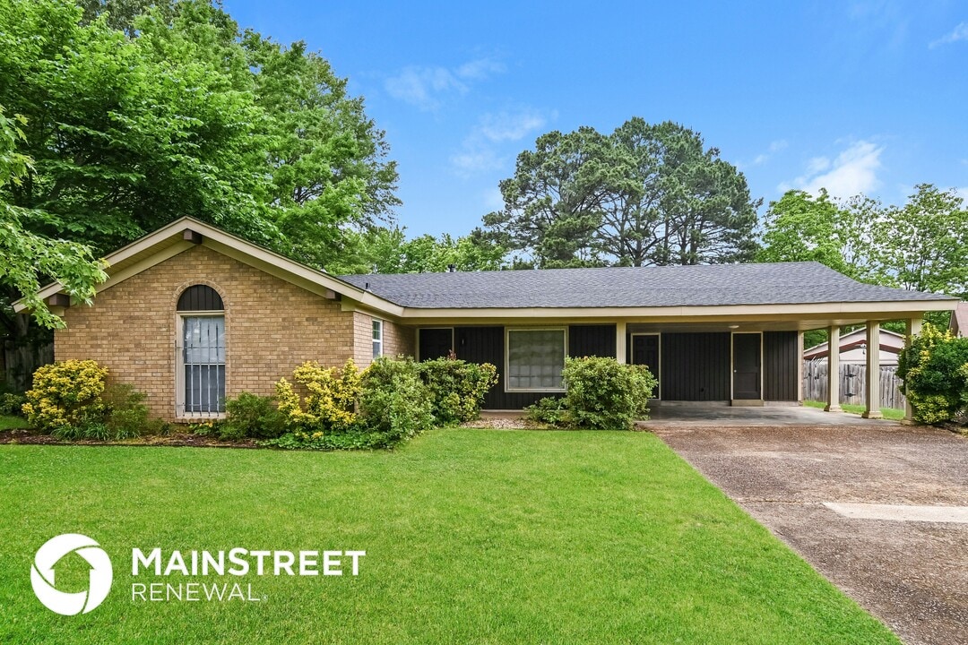 820 Canterbury Cove in Southaven, MS - Building Photo