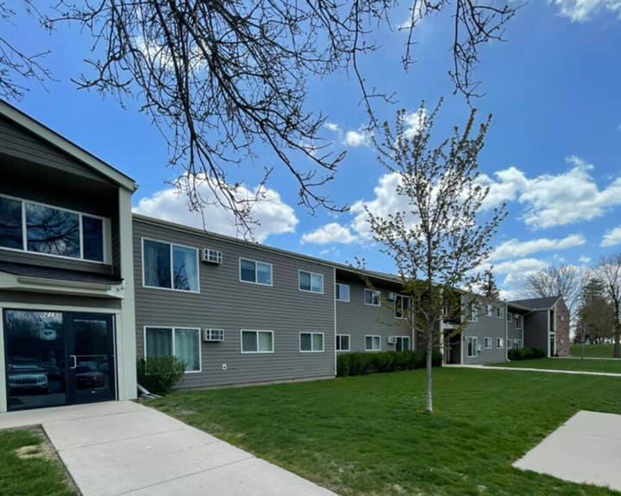 Nobles Square Apartments in Worthington, MN - Foto de edificio