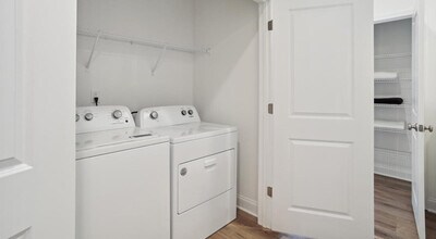 7047 Lash Ln in Charlotte, NC - Building Photo - Building Photo