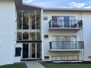 Grandin Park in Cincinnati, OH - Foto de edificio - Building Photo