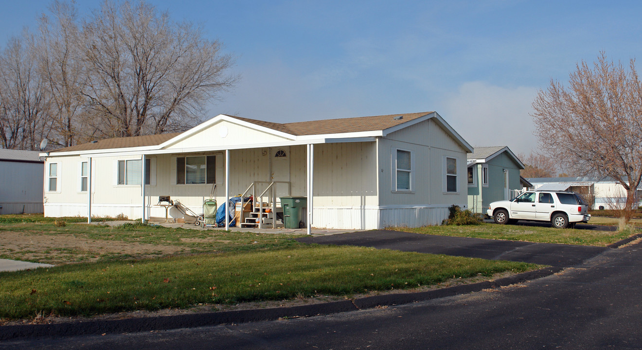 100 NW 16th St in Fruitland, ID - Building Photo