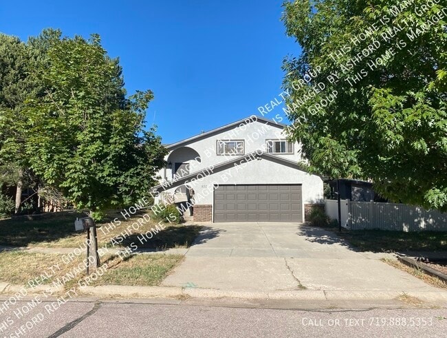property at 930 Panorama Dr
