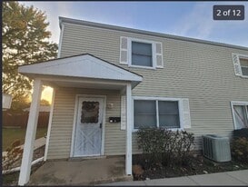 189 Robert Ct in Bartlett, IL - Building Photo