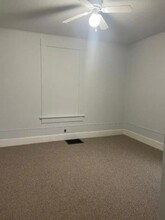 1028 9th St, Unit Lower in Charleston, IL - Building Photo - Building Photo