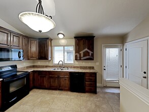 1604 Shadow Dr in Eagle Mountain, UT - Foto de edificio - Building Photo
